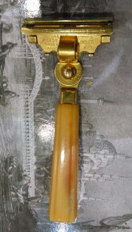 Vintage Schick Injector Razor Type E (Circa 1940, case, free blades)