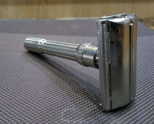 Vintage Gillette Slim Adjustable Razor (L4, 1966)