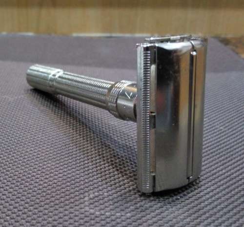 Vintage Gillette Slim Adjustable Razor (L4, 1966)