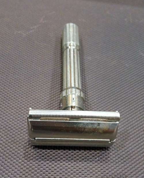 Vintage Gillette Slim Adjustable Razor (L4, 1966)