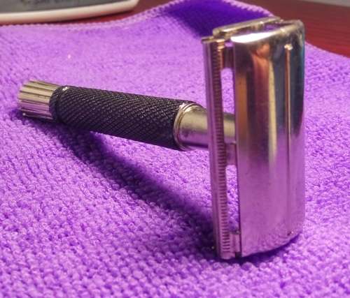 Vintage Gillette Black Handle SuperSpeed Razor (I1, 1988)