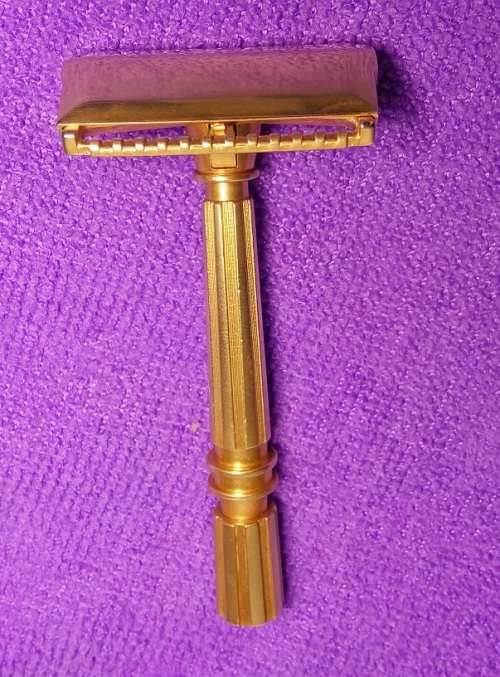 Vintage GEM Micromatic Clog-Pruf razor (USA , Gold-Tone, 1930's)