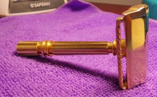 Vintage GEM Micromatic Clog-Pruf razor (USA , Gold-Tone, 1930's)