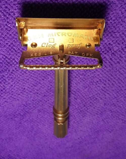 Vintage GEM Micromatic Clog-Pruf razor (USA , Gold-Tone, 1930's)
