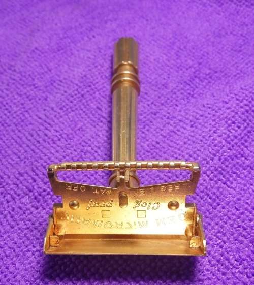 Vintage GEM Micromatic Clog-Pruf razor (USA , Gold-Tone, 1930's)