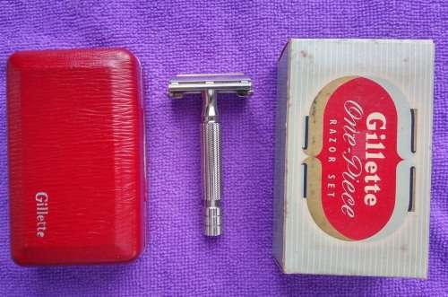 Vintage GIllette Aristocrat 58 Razor (England, Circa 1958)