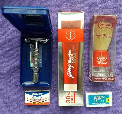 Traditional Wet Shaving Starter Kit (Red)