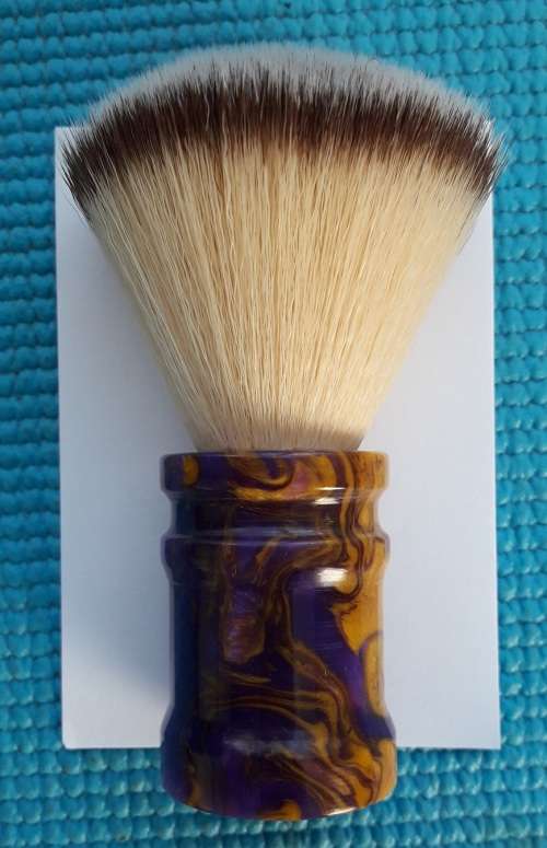 Acrylic Turned Shaving Brush (Gold / Violet, 22mm Plisson Synthetic, Fan)