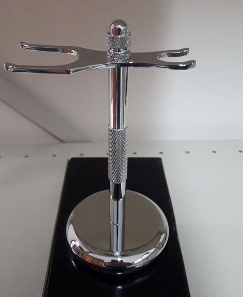 Shaving Razor and Brush Stand (Model 31)