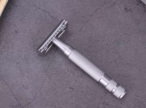 Yaqi Eden Satin DLC  Safety Razor