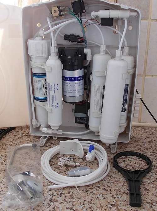 Deluxe 5 Stage Reverse Osmosis Wall Mount Unit - Bargain Price