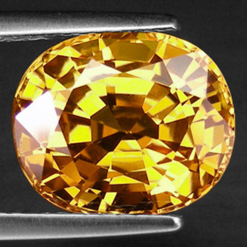 AAA+ GLITTERING AND GLEAMING GOLDEN YELLOW SAPPHIRE!  7.1 ct!