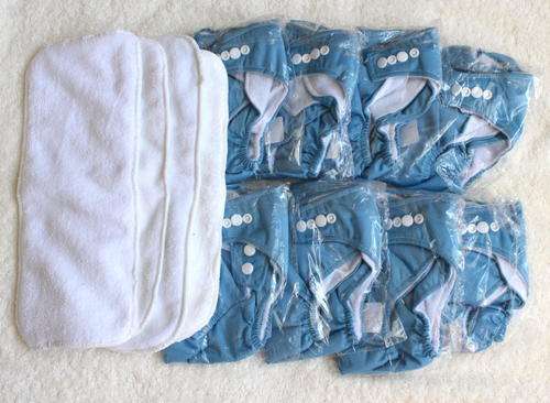 8 New Cloth nappies + 4 inserts - blue