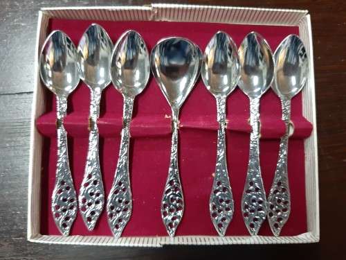 Set Elwezetta Teaspoons and Sugar Spoon - Boxed