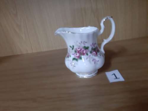 ROYAL ALBERT LAVENDER ROSE MILK JUG 1