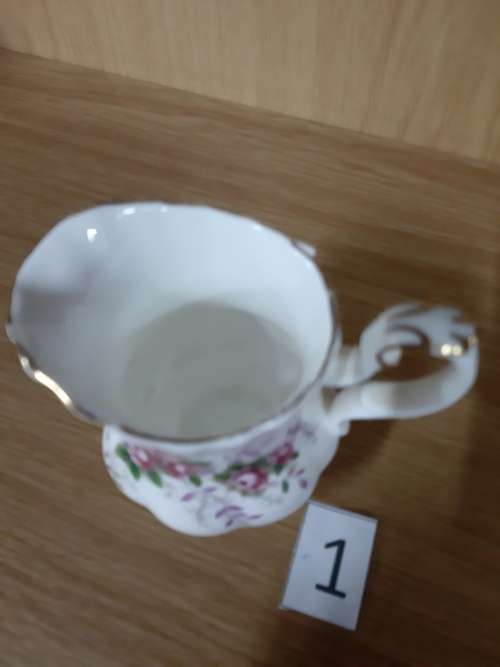 ROYAL ALBERT LAVENDER ROSE MILK JUG 1