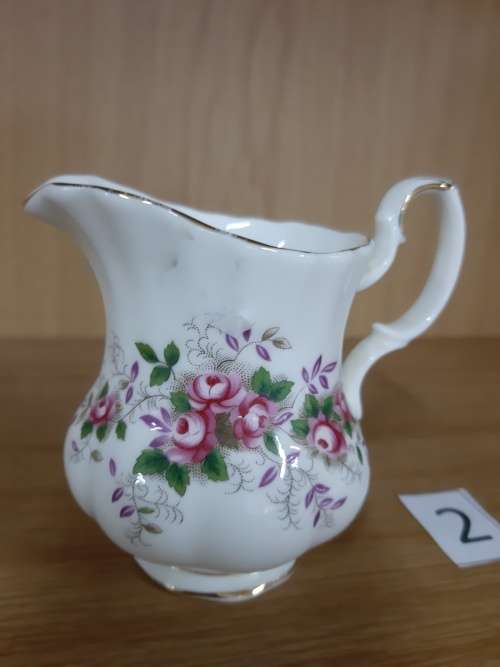 ROYAL ALBERT LAVENDER ROSE MILK JUG 2