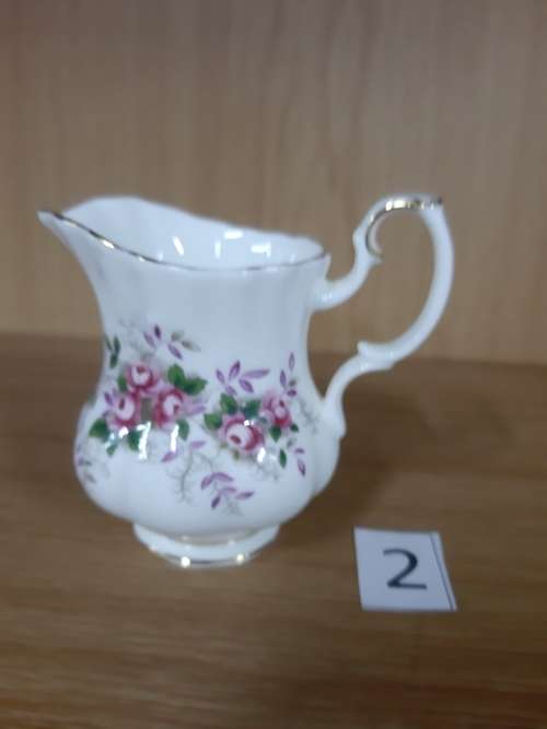 ROYAL ALBERT LAVENDER ROSE MILK JUG 2