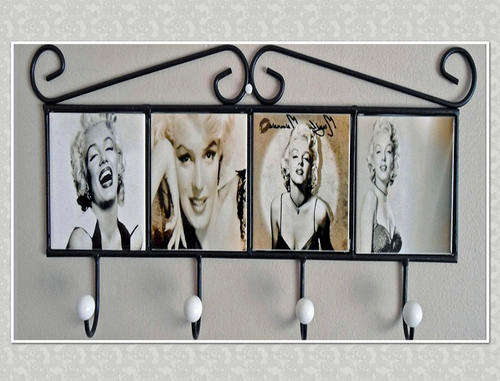 MARILYN MORNOE DISPLAY RACK