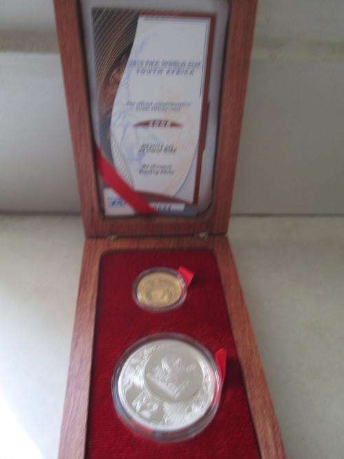 2006 Gold Proof 1/4 and Silver 1oz fifa 2010 set @@@ CRAZY R1 START
