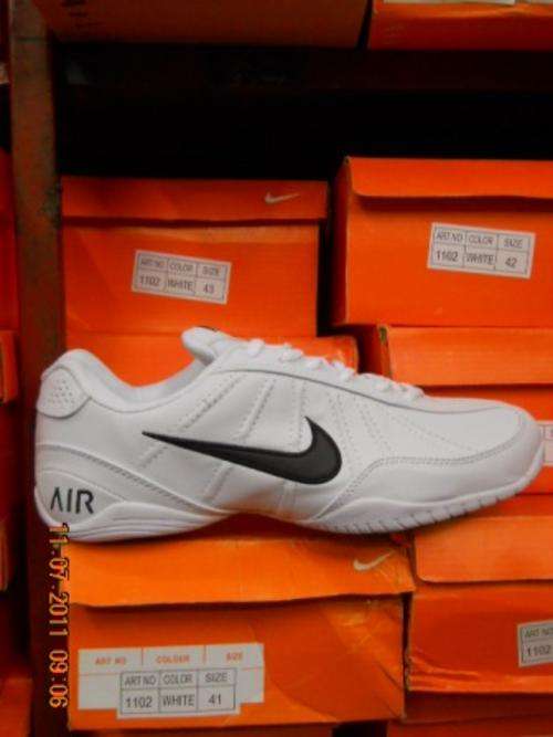 *LIMITED STOCK**NIKE AIR SNEAKERS, SIZE 6,7 & 8
