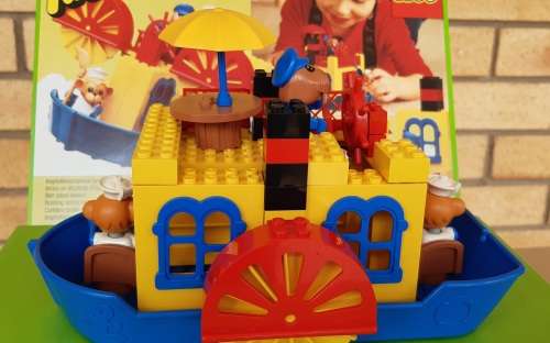 Vintage  LEGO 3673  PADDLE STEAMBOAT