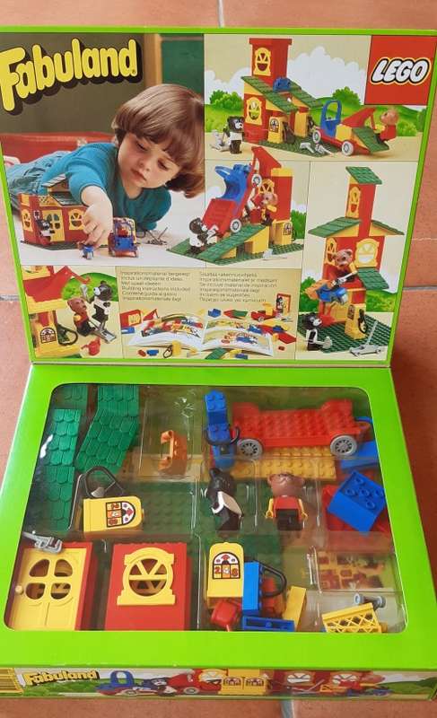 Vintage  LEGO 3670 SERVICE STATION ( made in Denmark )