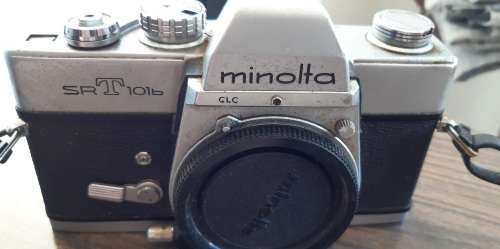 Vintage MINOLTA SRT 1016 Camera with f 80 - 200 mm lens