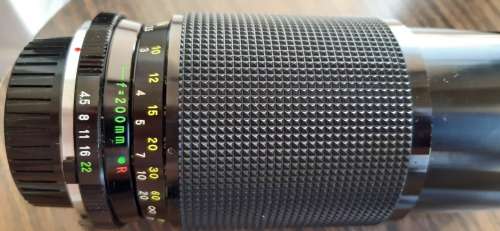 Vintage MINOLTA SRT 1016 Camera with f 80 - 200 mm lens