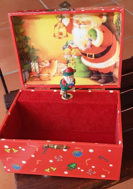 Santa Claus Musical Jewellery Box