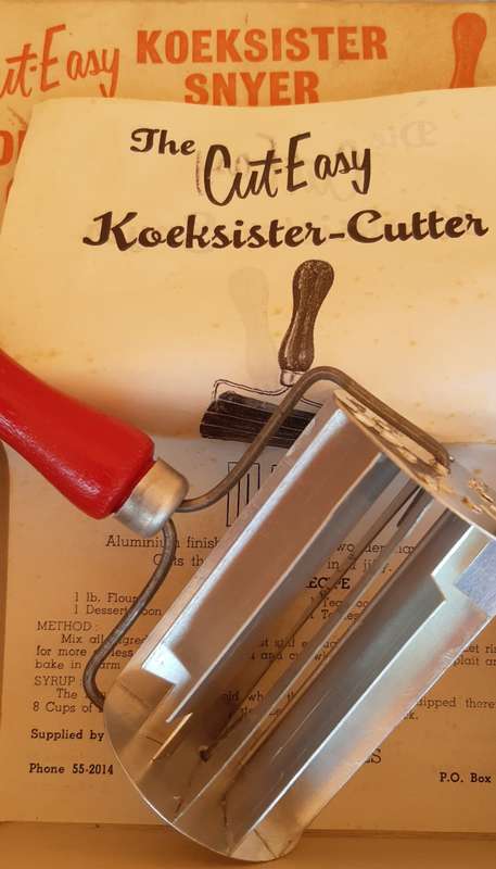 Vintage Koeksister Snyer /Cutter in Original Box with Recipe