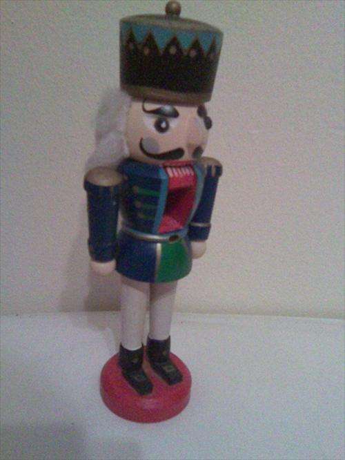 Vintage Nutcracker , aprox 20cm high very good condition