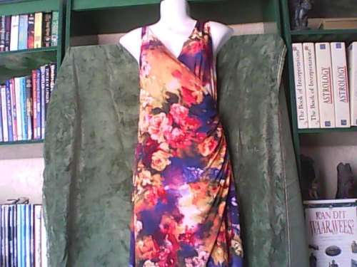Sexy Flower Pattern Dress . Size Medium