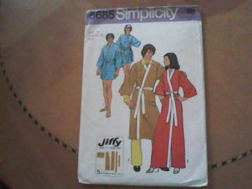 Simplicity 5685 size 14  Unisex Kimono Robe Complete and Cut