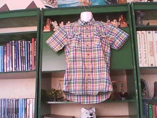 MEN'S SHIRT WITH BRIGHT COLOURS - SIZE S - LIKE NEW
