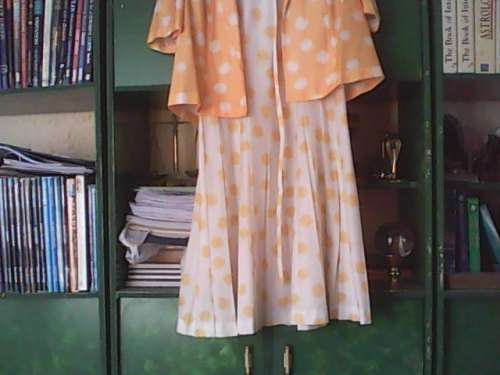 VINTAGE LADIES YELLOW & WHITE POLKA DOT TWO PIECE - SIZE 18