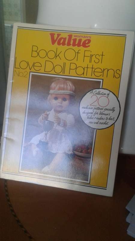 VINTAGE WOMAN`S VALUE BOOK OF FIRST LOVE DOLL PATTERNS - 20 PATTERNS