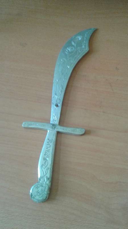 SIX SWORDS AND TWO SHIELDS DECORATIVE SOLD AS IS - MINIATURE