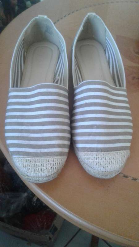 LADIES WOOLWORTH`S SLIPPER SHOE SIZE 6 - VERY GOOD