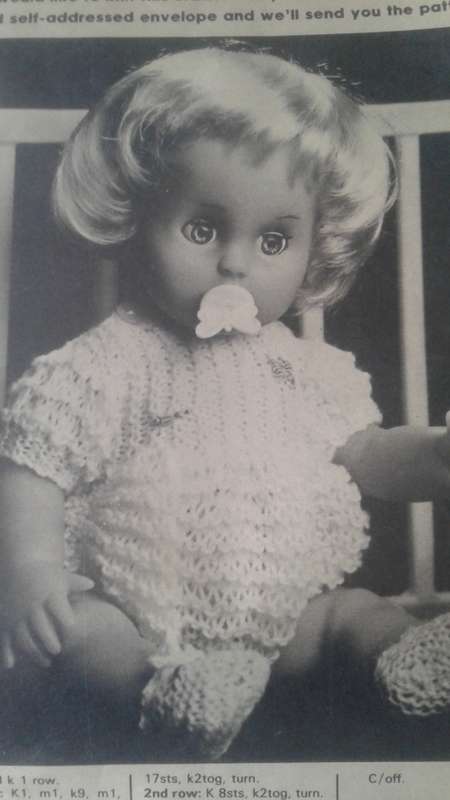 VINTAGE DOLL KNITTING: FIRST LOVE DOLL SMALL COMFORTS WOMEN`S VALUE 1983