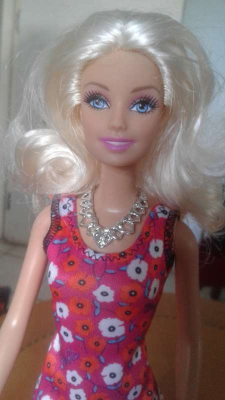 BARBIE WITH PLATINUM HAIR