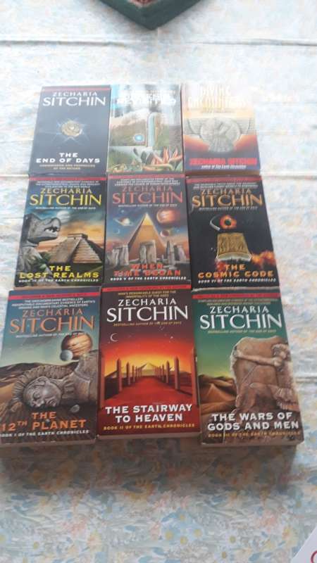 BOOKS NON-FICTION: A Complete Zecharia Sitchin Earth Chronicles Nine-Book Series Set,Like New