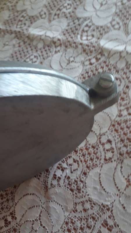 VINTAGE WAFFEL MAKER METAL