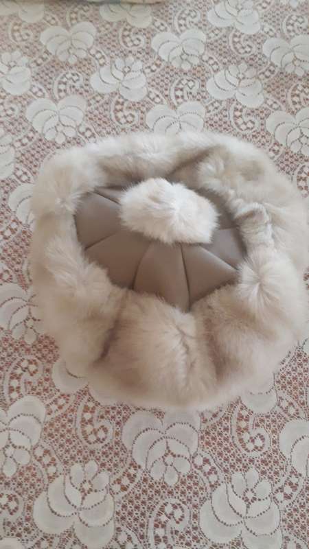 VINTAGE WOMEN FAUX FURR AND LEATHER HAT FULLY LINED