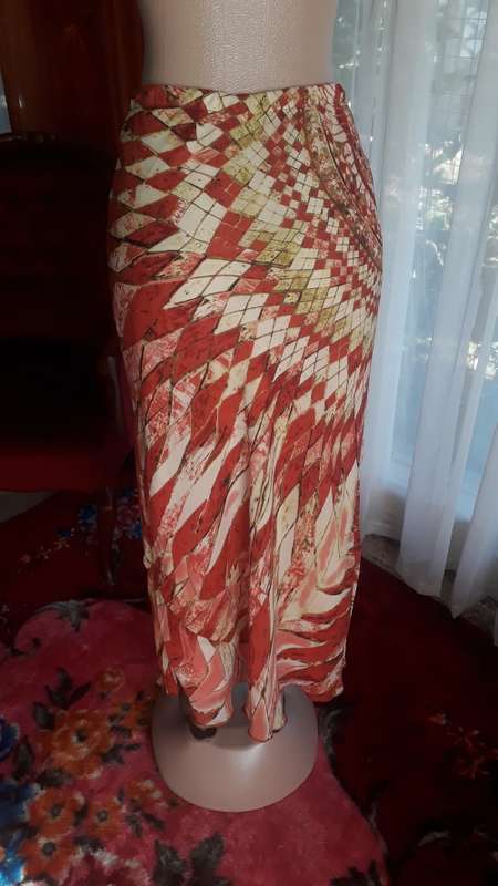 ADIES DRESS SKIRT