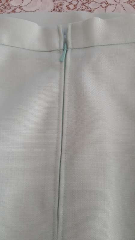 Vintage Ladies Fully Lined Green Suite. Carducci - size 14 - Beautiful Condition