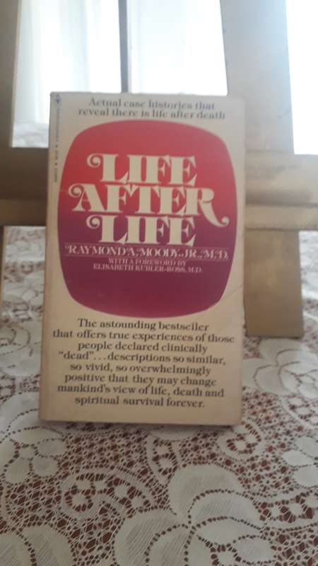 Life after Life by Raymond Moody - Paperback - in good condition