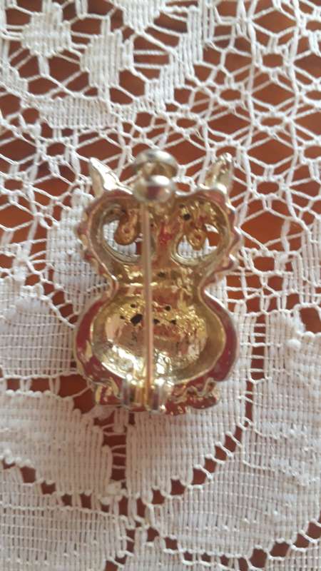 FASHION JEWELLERY: VINTAGE OWL  PIN GOLD PLATED WITH SIMULATED STONES