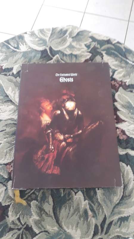 The Enchanted World Series: Ghosts - Hardcover - Pre-Loved