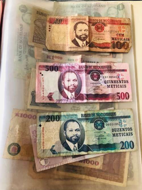 **28x Rare Collectors International Notes!!!In File With Sleeves!!Dont Miss Out!!!
